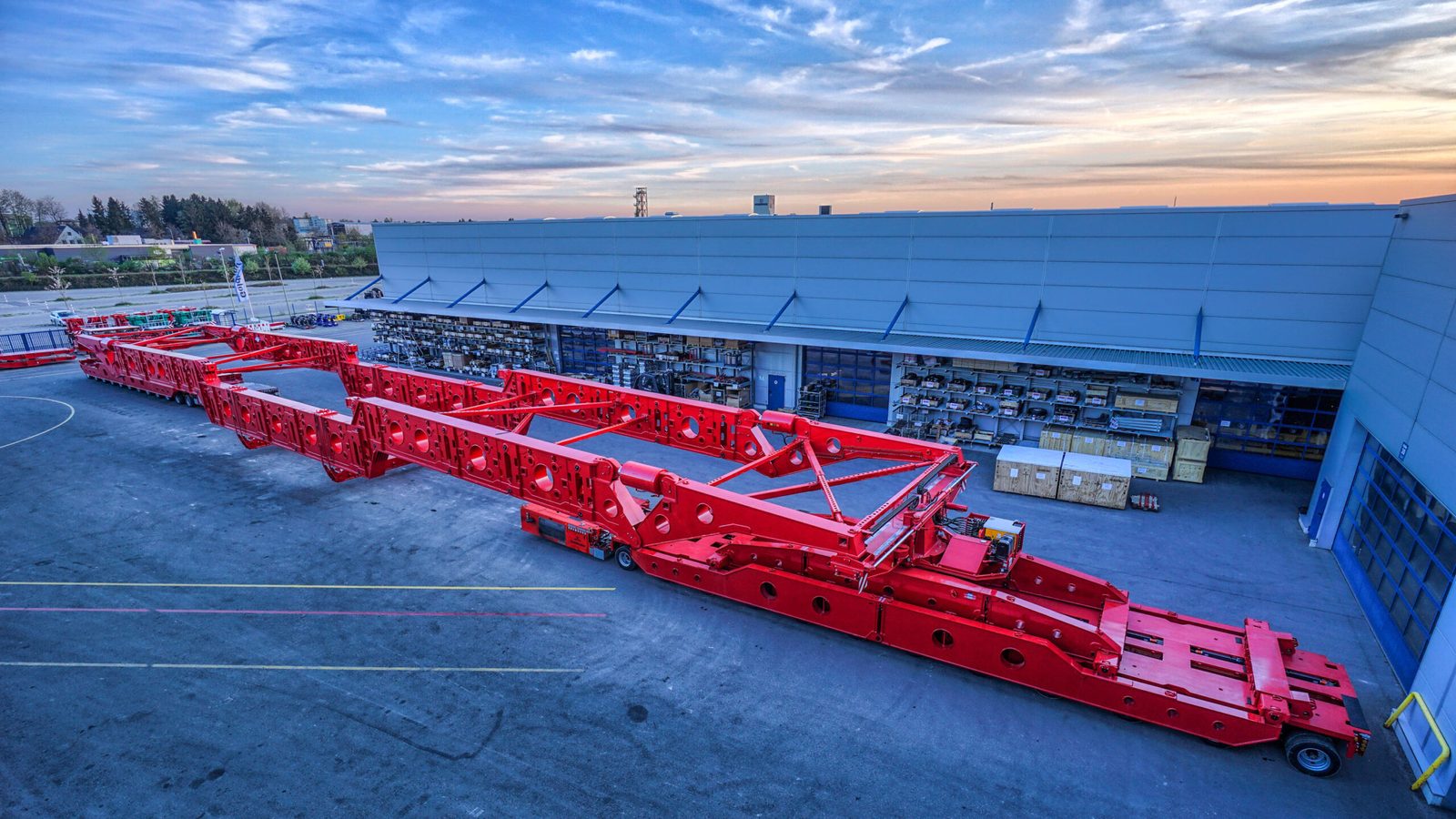 Specialist extendable low-loader trailer for oversized project cargo